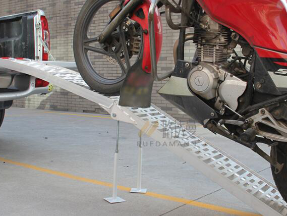 Folding motorcycle ramp