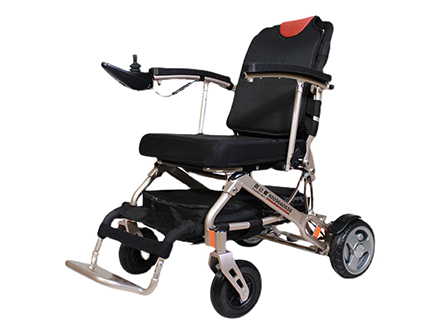 电动轮椅设计需符合人体无障碍通行